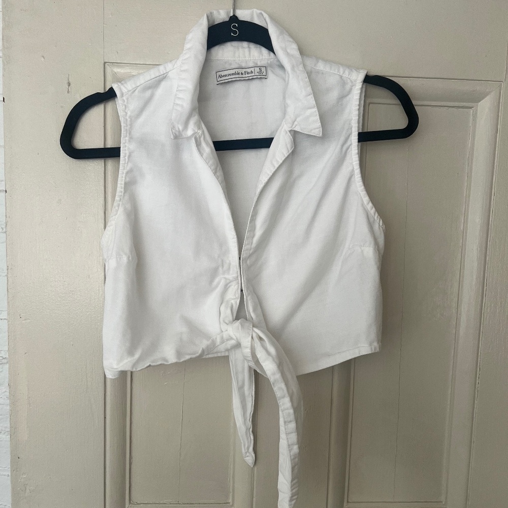 Abercrombie White Tie Front Top - size Small